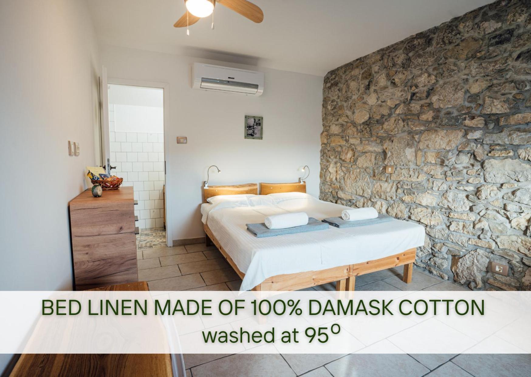Guesthouse Kamniti Rob Crni Kal Екстер'єр фото